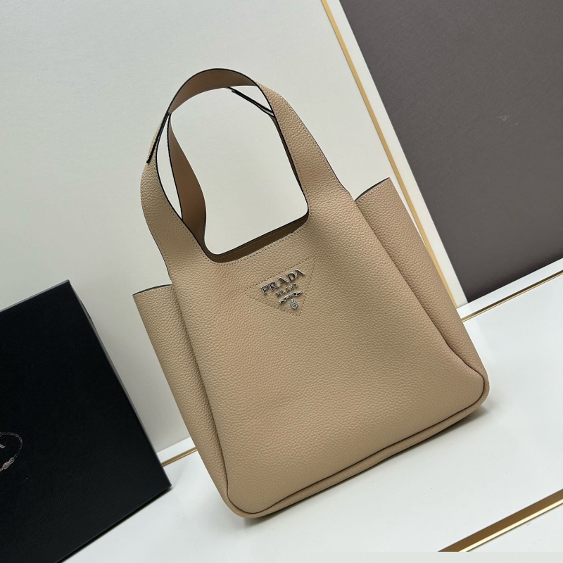 Pra*a shopping bags